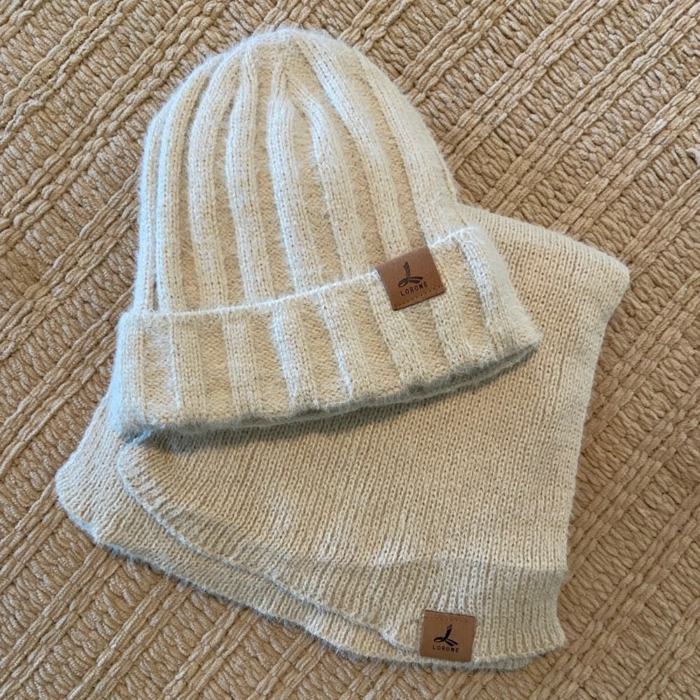 Lorome cozy knit hat and scarf matching set neutral cream with sherpa lining EUC